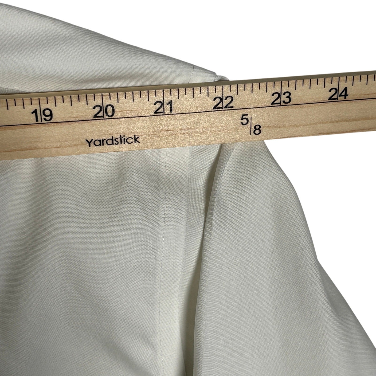 Jos A Bank Traveler Dress Shirt Mens 16.5 35 White Long Sleeve Button Up Cotton