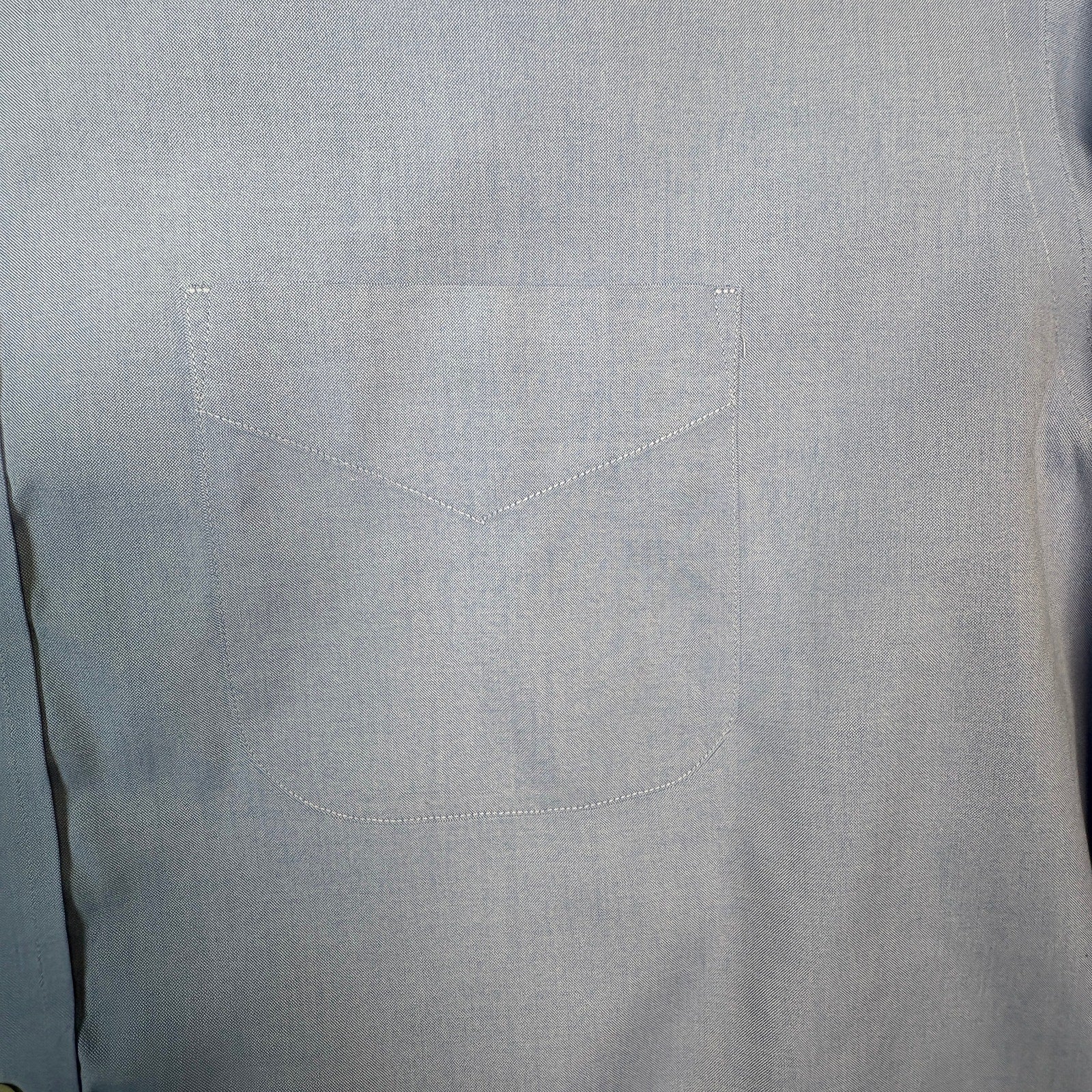 Jos A Bank Traveler’s Collection Dress Shirt 16.5 35 Blue Button Down Cotton