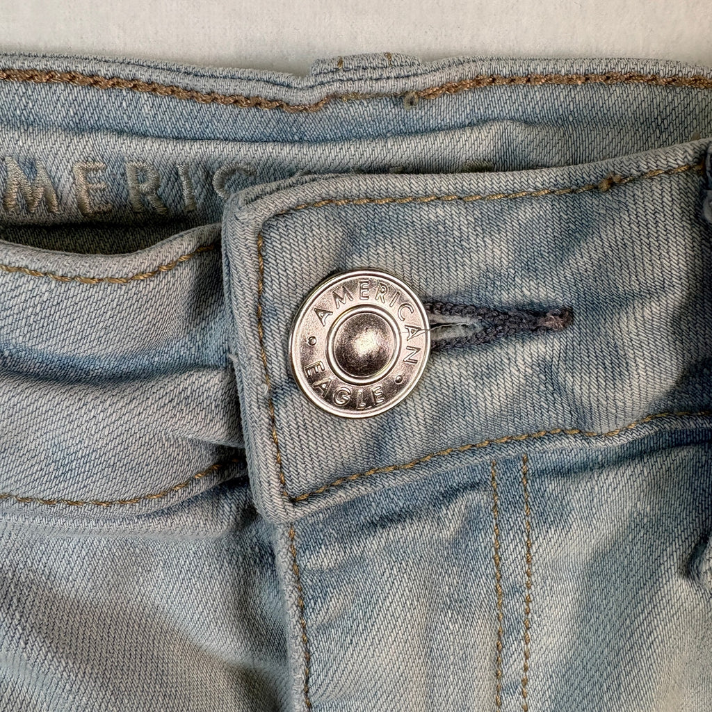 American Eagle Next Level Stretch Denim Shorts Womens 8 Light Wash