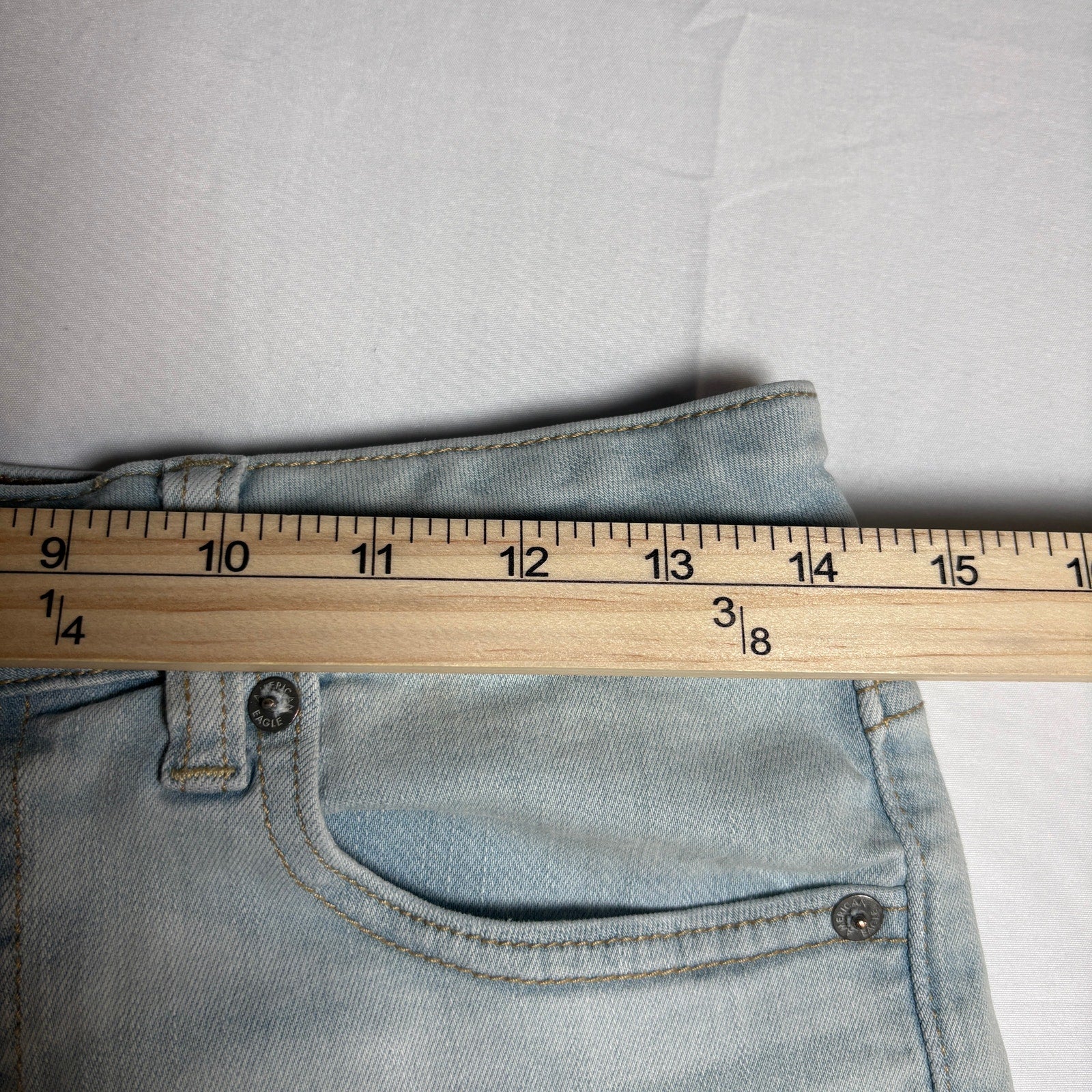 American Eagle Next Level Stretch Denim Shorts Womens 8 Light Wash