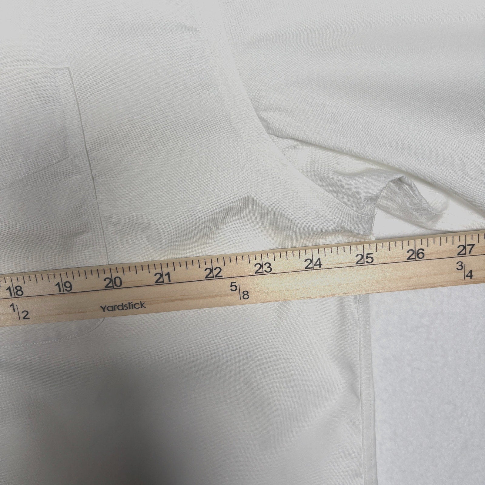 Jos A Bank Traveler Dress Shirt Mens L 16.5 35 White Cotton Button Up