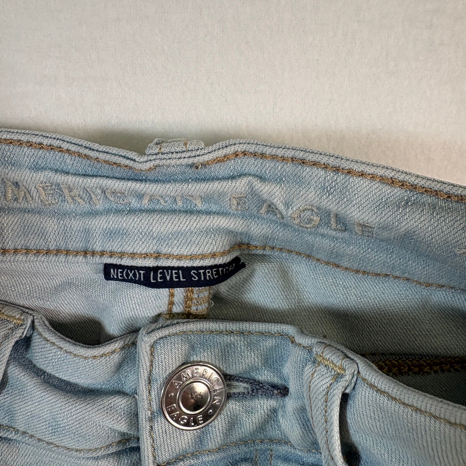 American Eagle Next Level Stretch Denim Shorts Womens 8 Light Wash