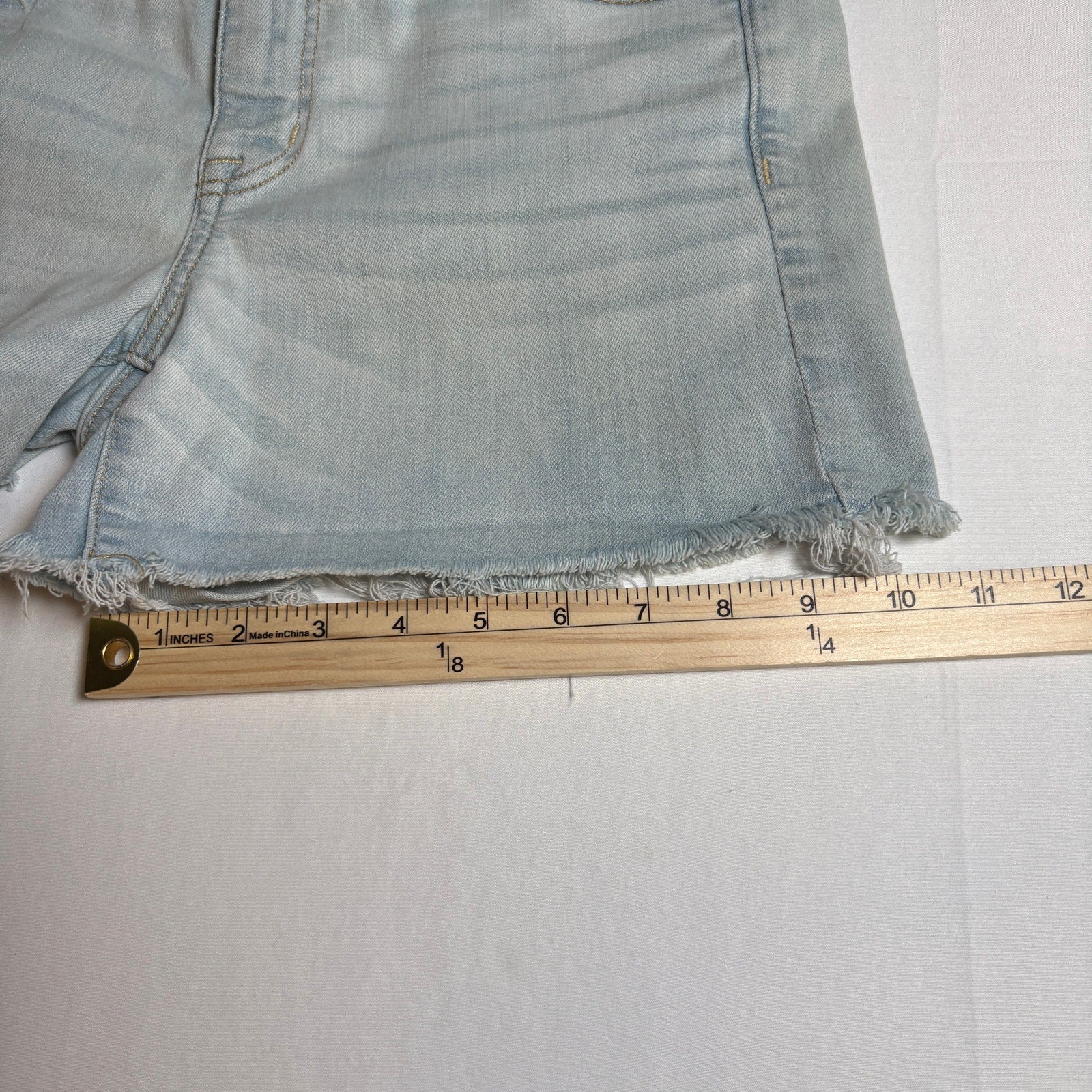 American Eagle Next Level Stretch Denim Shorts Womens 8 Light Wash